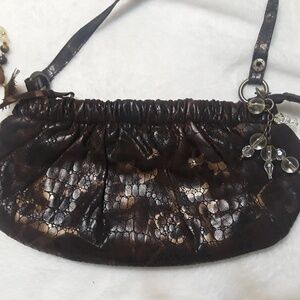 Necessary object hand bag